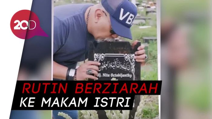 Sedih! Indro Kerap Lepas Rindu ke Istri Lewat Berziarah