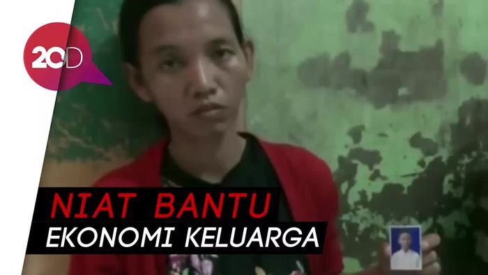 Lari dari Petugas, Bocah Penjual Asongan Loncat dari Atas Tol