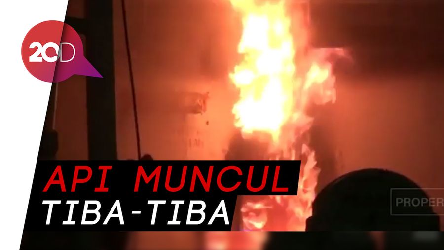 Kapal Penumpang Milik Pelni Terbakar
