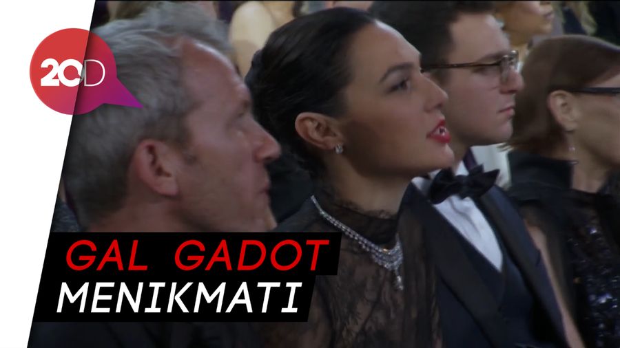 Eminem Kejutkan Panggung Oscars 2020