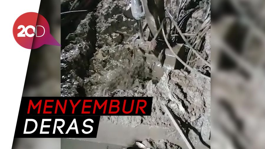 Kerusakan Pipa Gas di MT Haryono yang Terhantam Backhoe