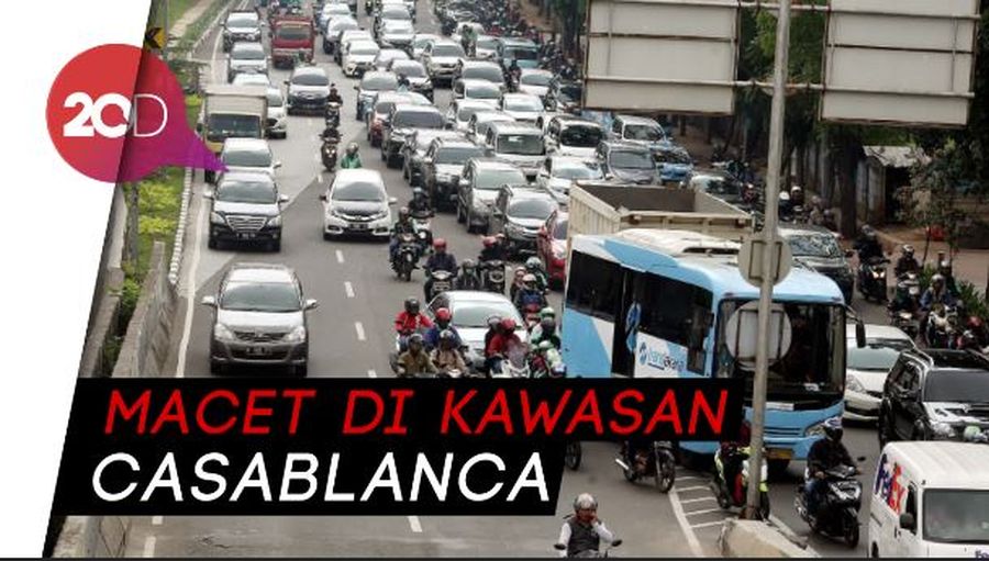 Hari Pertama Long Weekend, Warga Jakarta Serbu Pusat Perbelanjaan
