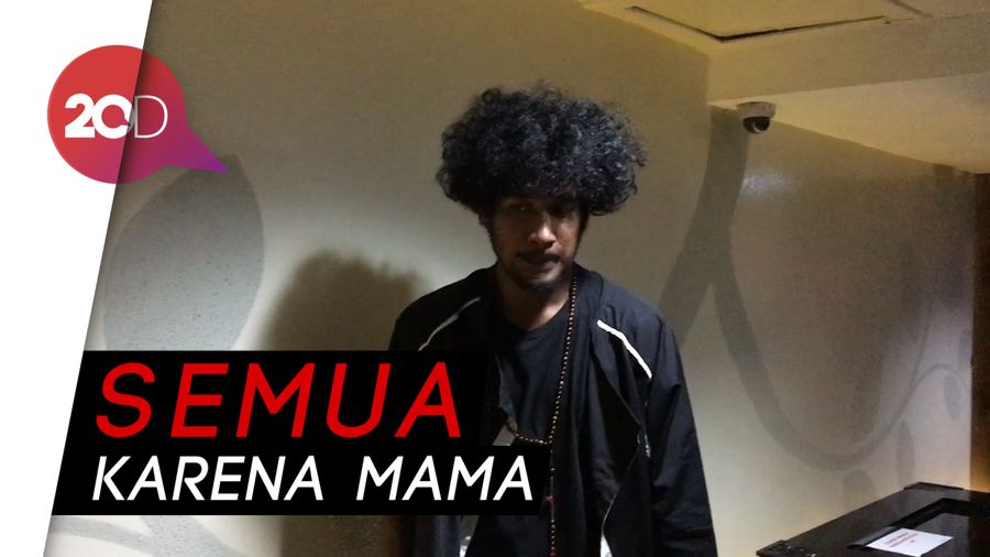 Ini Sosok yang Berperan Penting di Karier Musik Teddy Adhitya
