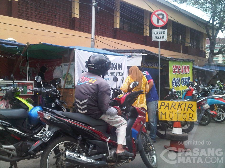 27 Gambar  Tulisan Parkir  Motor  Gambar  Tulisan