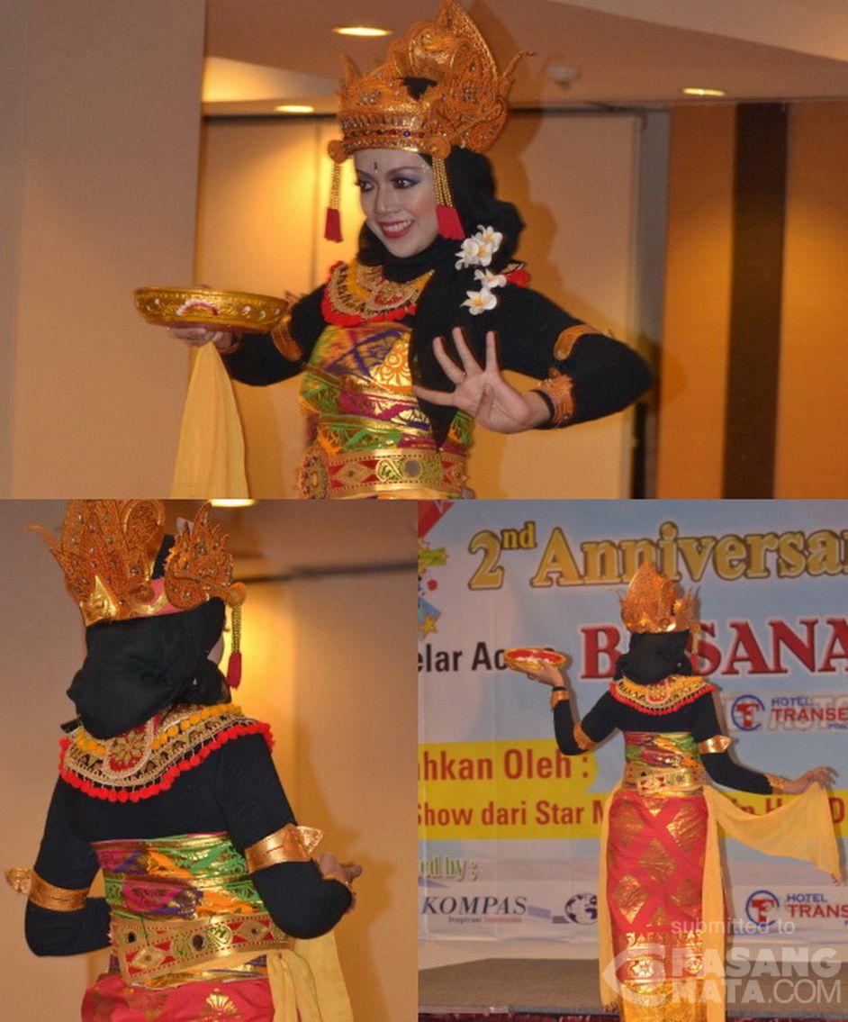  Gambar  Baju  Adat Bali Berjilbab  AR Production