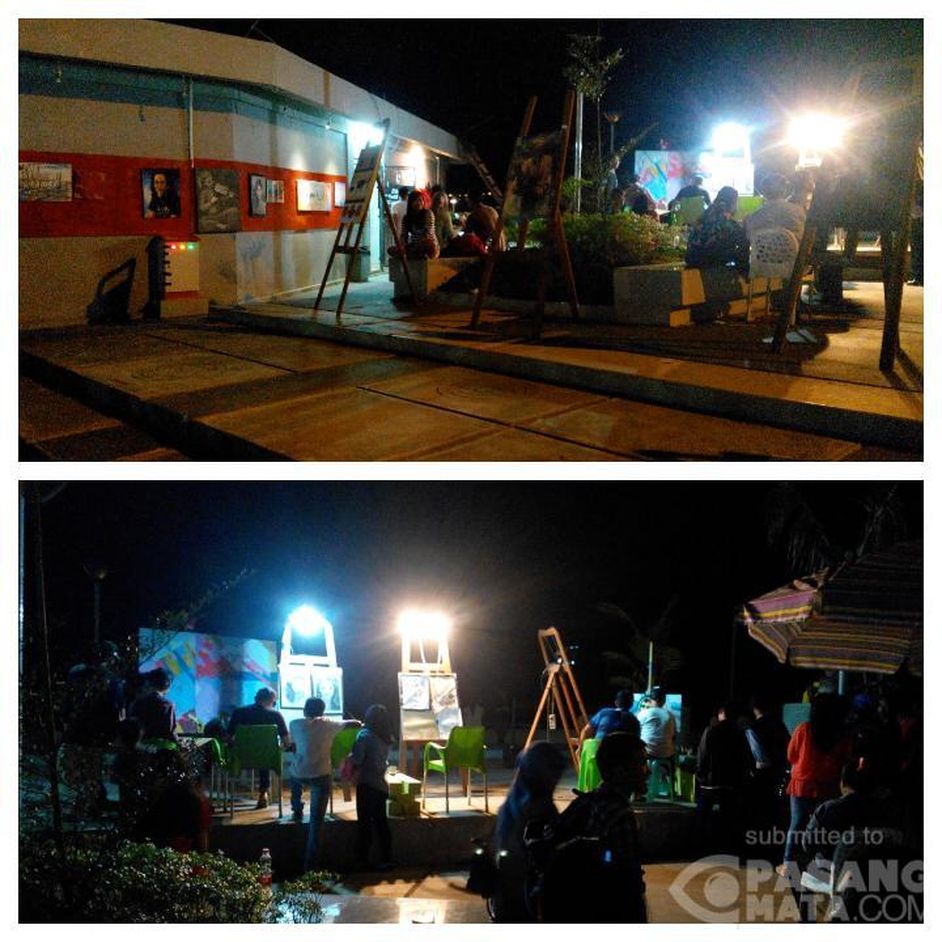 Suasana Malam Minggu Galeri Pantai Losari Makassar Wisata
