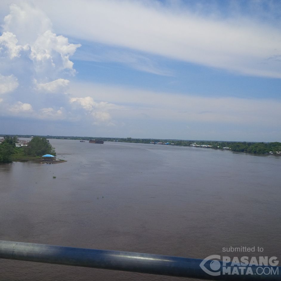 Indahnya Pemandangan Di Sungai Barito Saat Pagi Hari Umum