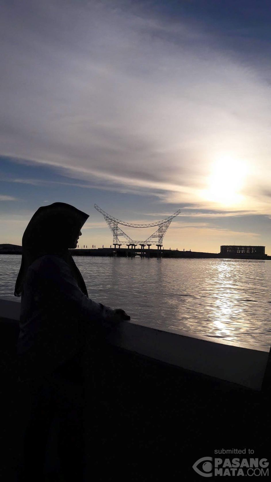 Pemandangan Sunset Yang Indah Di Pantai Losari Wisata Pasangmata