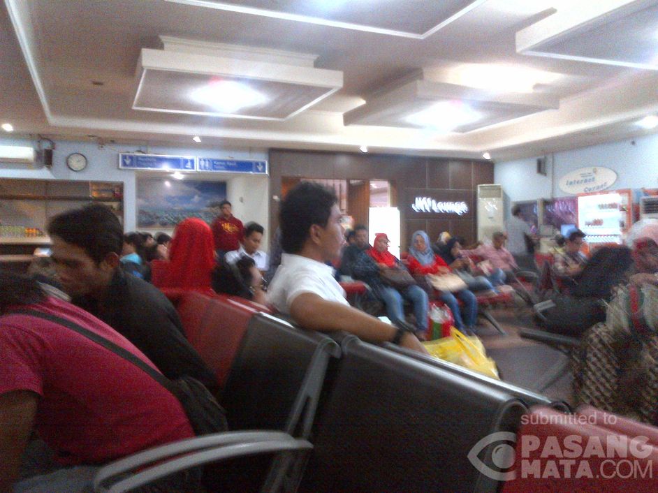 Penumpang Ramaikan Bandara Depati Amir Pangkalpinang • # 