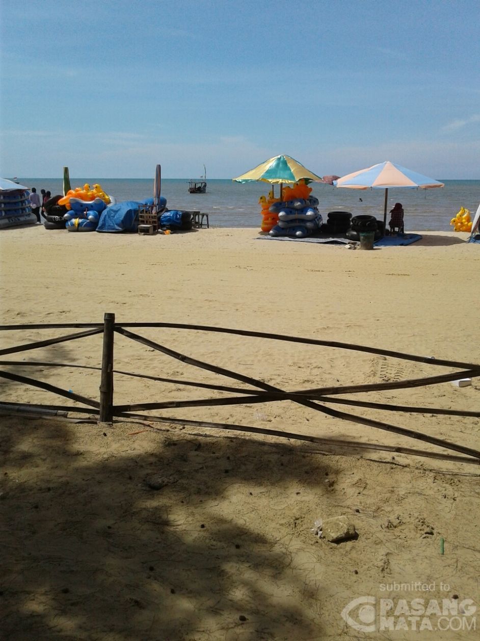 Inilah Pesona Pasir Putih Pantai Karang Jahe Kab Rembang