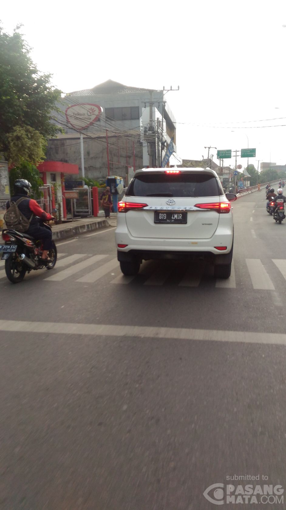 Modifikasi Plat Nomer Jadi Ajang Pamer Para Pemilik Mobil Umum