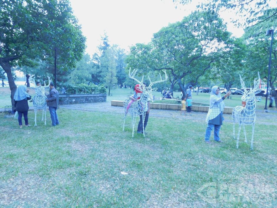 Taman Harapan Indah Bekasi Spot Asyik Untuk Berfoto Taman Harapan Indah Bekasi Spot Asyik Untuk Berfoto
