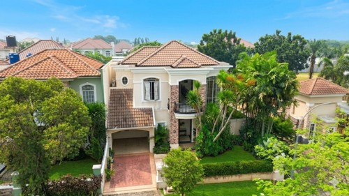 Rumah Hoek Citra Gran Cibubur! Rumah Luas, Strategis, dan Punya Posisi Premium di Cibubur