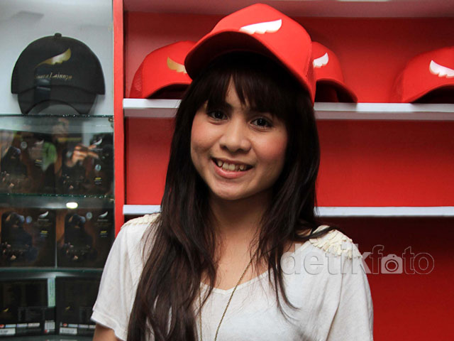 Ditanya Soal Kabar Pernikahan, Momo 'Geisha' Selalu Menghindar