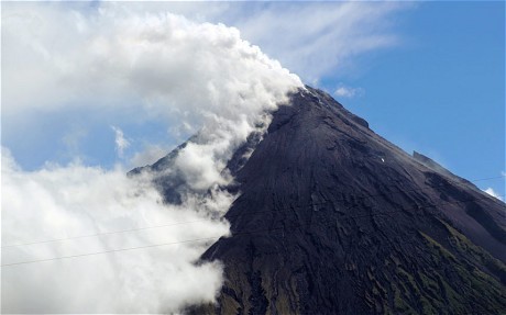 Hasil gambar untuk letusan gunung mayon di filipina