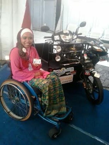 Sri Lestari, Keliling Indonesia Naik Motor Perjuangkan Hak 