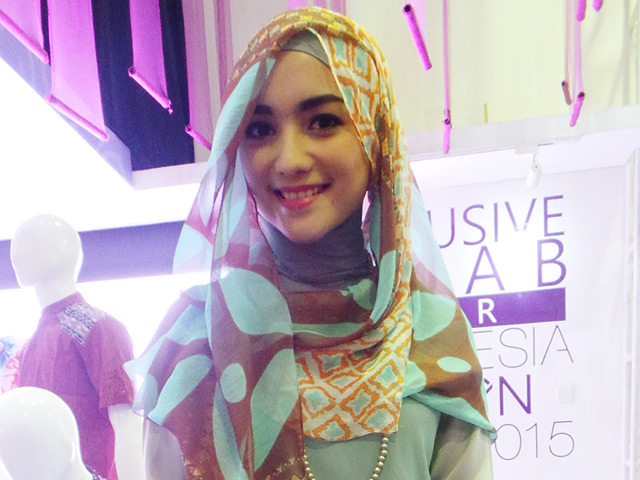 Kebaya Glamour dari Kain Bekas Kebakaran Pasar Klewer 