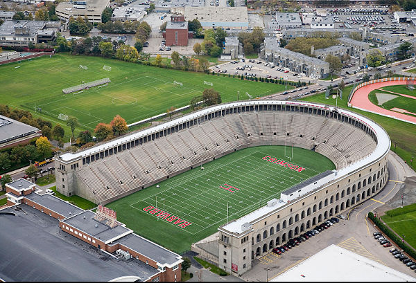 Stadion Universitas Harvard (philip.greenspun.com)