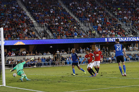 Stepen Lam/Getty Images