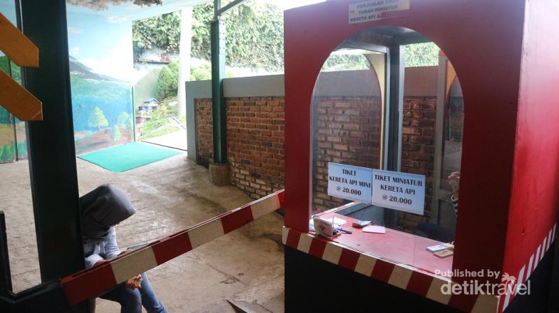 Di Lembang Bandung Ada Destinasi Taman Miniatur Kereta Api