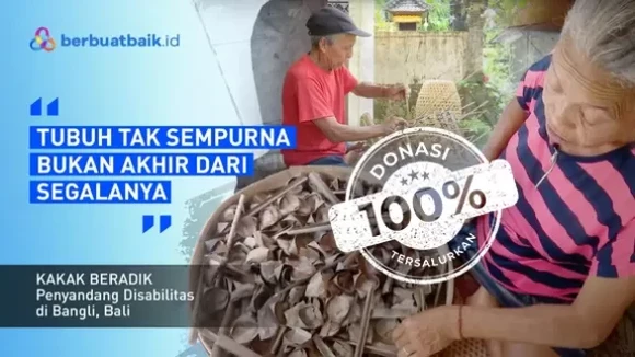 Perajin Bambu Disabilitas Berjuang Melampaui Keterbatasan Fisik