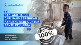 Bocah Ditinggal Ayah Ibu, Rela Bersihkan Kandang Bebek untuk Bantu Keluarga