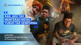 Perajin Bambu Ini Tak Menyerah Meski Tubuh Tak Sempurna karena Disabilitas Daksa