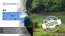 Seberangi Sungai Hanya dengan Rakit, Warga Desa Watu Pertaruhkan Nyawa