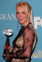 Britney Spears Ajak Christina Aguilera Baikan