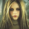 Avril Lavigne Tak Butuh Penata Gaya