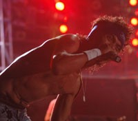 Kericuhan Di Tengah Konser Perdamaian