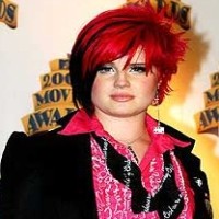 Mengubah Warna Anjing Peliharaan, Kelly Osbourne Dikecam