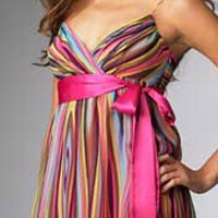 Cantik di Prom dengan Print Dress