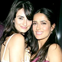 Penelope Cruz-Salma Hayek Pasangan Lesbi?