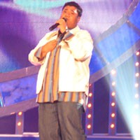 Mike Idol 2 Putus Asa