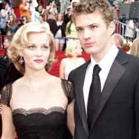 Reese Witherspoon dan Kejutan Manis Untuk Suami