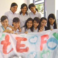 Day 2, Monitas Friends: Nggak Pernah Absen Kirim SMS 