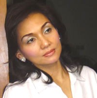 Nia Daniati: Pilih Dia Atau Saya