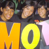 Demi Monita, Dua Sekolah Bersatu