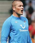 Robinson 7 Tahun Lagi di Spurs