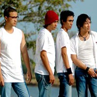 Blue Savanna Bertahan Digojlok Jaman