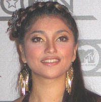 Sarah Azhari Sudah Seharusnya Lempar Asbak