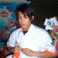 XL Gaet Peterpan, Incar Asia