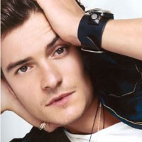 Aha! Sienna ke Pelukan Orlando Bloom