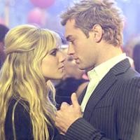 Sienna Miller Kandung Anak Jude Law?