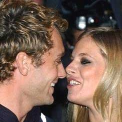 Dijual: Meja Seks Jude Law