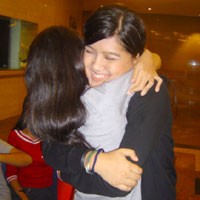 Hilangkan Stres Lewat Pelukan