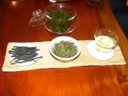 Menikmati Secangkir Yu Jie Xiang