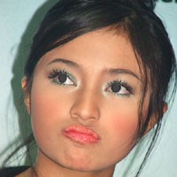 Rayakan Ultah, Marshanda Kerja Bakti