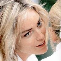 Sharon Stone Bikin Buku Hujatan